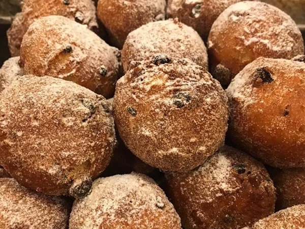 Oliebol met krenten zonder suiker (W)